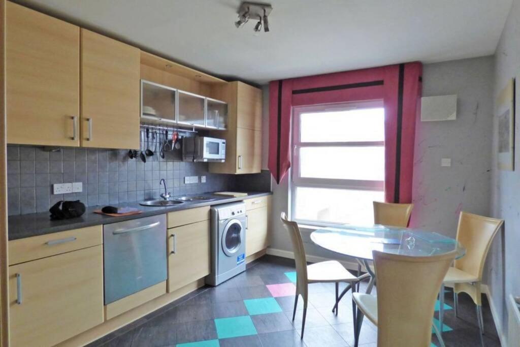 Comfortable, Self Contained 2 Double Beds Town Apartment Near Pittodrie Stadium Aberdeen Exteriér fotografie